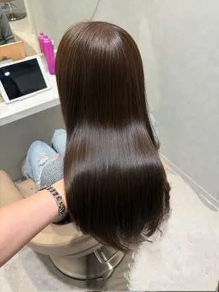セミロング カラー AYANO ／レイヤー／オリーブのヘアスタイル