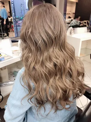 セミロング 100%高級人毛使用 LANIUMEDAのヘアスタイル