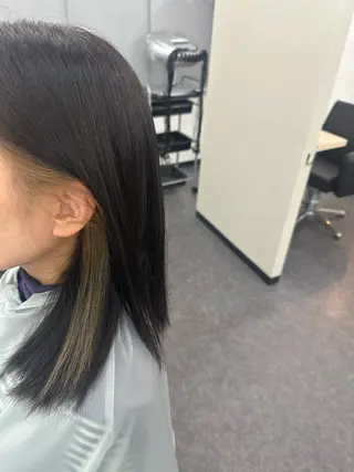 ミディアム 伊藤 杏のヘアスタイル