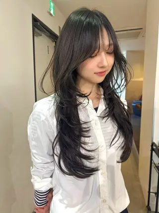 ロング カラー mizuki/ピンク ベージュ.レイヤーのヘアスタイル