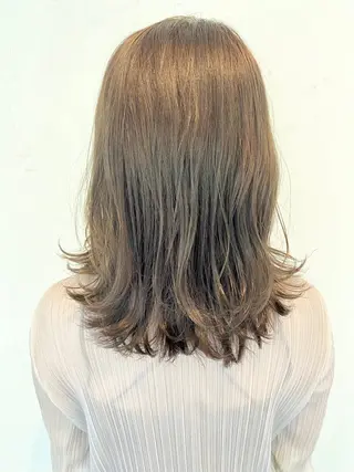 ミディアム カラー 伊藤 さやかのヘアスタイル