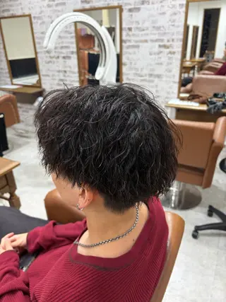 ショート パーマ 角田 楓のヘアスタイル