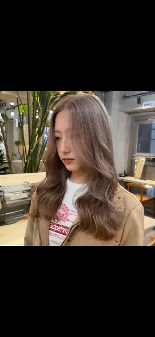 セミロング カラー 色落ちまで可愛い ヘーゼルベージュ🤎のヘアスタイル