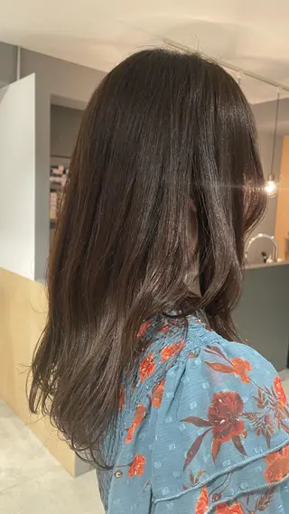 カラー 都築 菜美のヘアスタイル