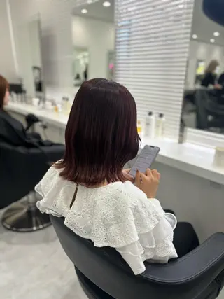 ロング 赤髪/ワインレッド/ 韓国系 まなかのヘアスタイル