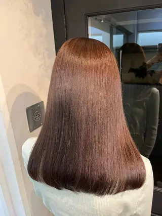 セミロング カラー Airi 韓国y2k ハイレイヤーのヘアスタイル