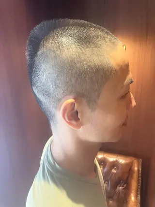 ショート メンズ SAKI SAKIのヘアスタイル