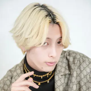 ミディアム カラー パーマ メンズ 🔥メンズ極🔥韓国 シャドウ/波巻き柿崎のヘアスタイル