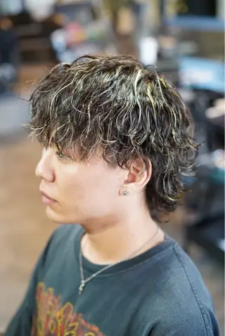 パーマ 西村 羽琉人のヘアスタイル