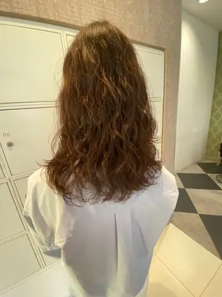 ミディアム パーマ ニシムラ ユカリのヘアスタイル