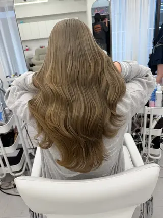 ロング カラー 顔まわりの神様✨ 透明感カラー藤嶋秀幸のヘアスタイル