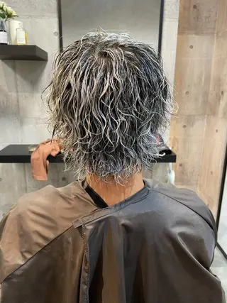 ミディアム カラー パーマ メンズ 👑髪質改善カラー 中垣斗希のヘアスタイル