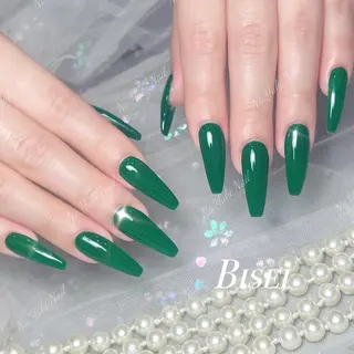 ネイル 🦋 Queenieのネイルデザイン