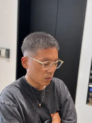 ショート メンズ特化 TAKUYAのヘアスタイル