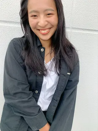 ロング カラー 榑松 恵里のヘアスタイル