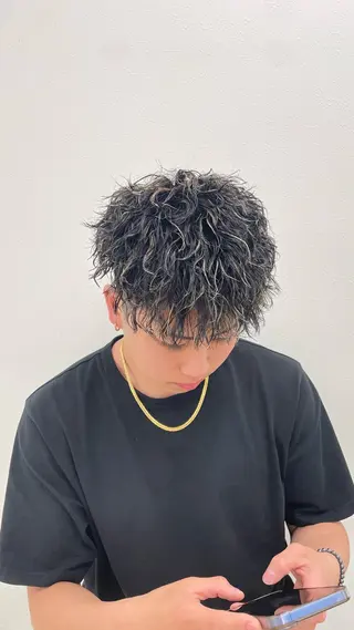 ショート 海外ヘア特化 荷宮蓉太のヘアスタイル