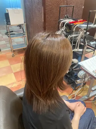 セミロング カラー 長谷川 賢治のヘアスタイル