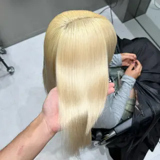 ミディアム カラー 💫艶ハイトーン×髪 質改善💫リュウトのヘアスタイル