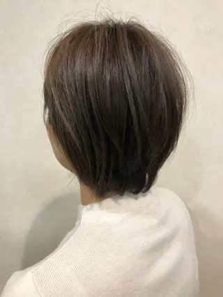 ショート カラー 佐々岡 亮介のヘアスタイル