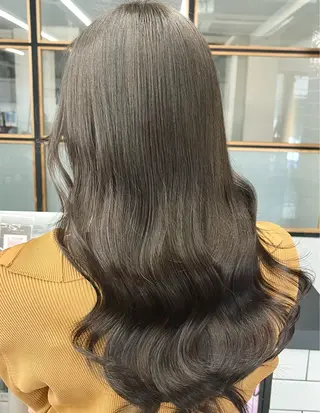 ロング カラー ヘアアレンジ 渋谷で叶う透明感カラ ー髪質改善/梨緒💜のヘアスタイル