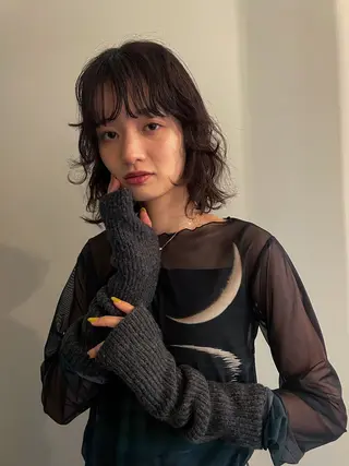 ミディアム カラー 渋谷 留菜のヘアスタイル