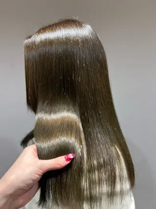 ロング ワタナベ モカ🦢ダブルカラーのヘアスタイル