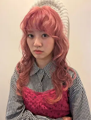 ロング nacoハイトーン ベージュ🤍のヘアスタイル