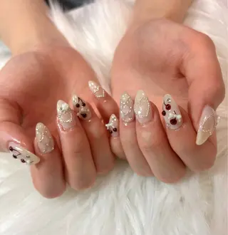ネイル 伊藤 菜緒のネイルデザイン