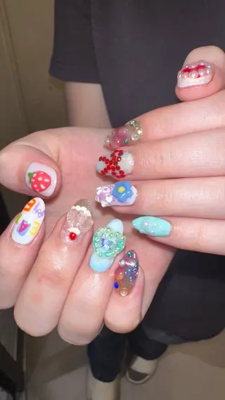 ネイル 🍓個性派ネイル🎶 /Komachi❤️のネイルデザイン