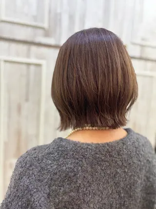 ショート カラー 髪質改善🫧艶カラー 🫧💙佐藤真優のヘアスタイル