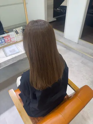 セミロング ブリーチなしWカラー / 野中悠那のヘアスタイル