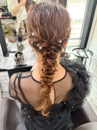 セミロング ヘアアレンジ 艶ピンク*ヘアセット 🌙shioriのヘアスタイル