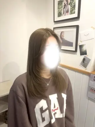 セミロング 佐藤 亜加梨のヘアスタイル