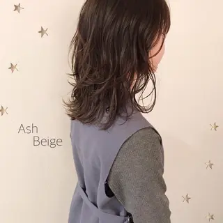 ミディアム カラー 市川 千夏のヘアスタイル