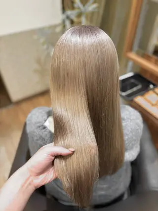 ロング 栗本 栞のヘアスタイル