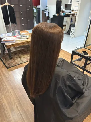 カラー ミツエダ チヒロのヘアスタイル