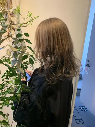 セミロング カラー 羽エクステ🪽 🤍まき🤍のヘアスタイル