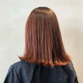 セミロング カラー 荒木 依莉亜のヘアスタイル