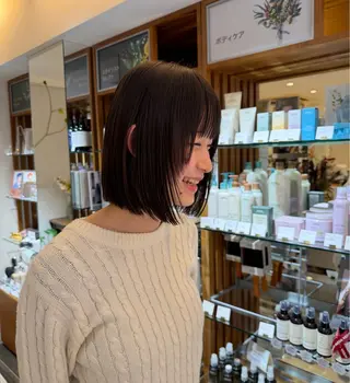 ミディアム 岸 奈々香のヘアスタイル