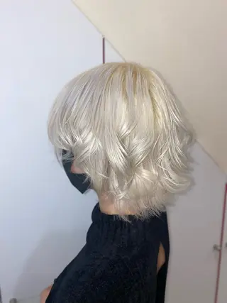 ショート ゆぴ☾/推しカラー /ハイトーンのヘアスタイル