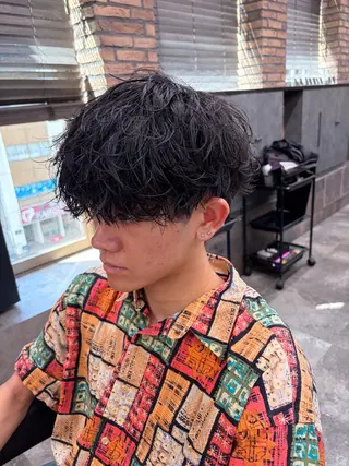 ミディアム パーマ メンズ メンズパーマ特化 TAIGAのヘアスタイル
