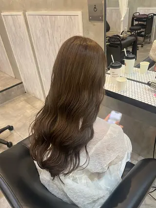 ロング カラー 山本 彩香のヘアスタイル