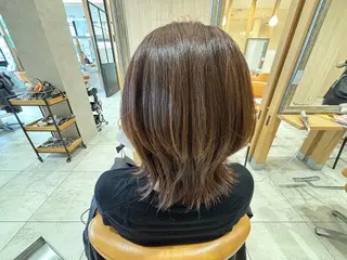 セミロング カラー かわにし ゆきのヘアスタイル