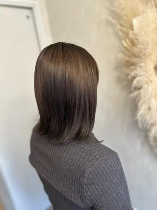 ミディアム カラー 西安 優香のヘアスタイル