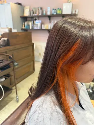 セミロング カラー ツヤ感カラーレイヤー カット川野莉空のヘアスタイル
