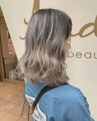 ミディアム カラー 韓国レイヤー×艶髪 ハイトーンRyukiのヘアスタイル
