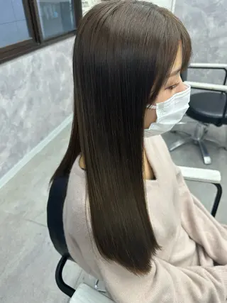 ロング 白髪ぼかし、髪質改善 富田隼仁のヘアスタイル