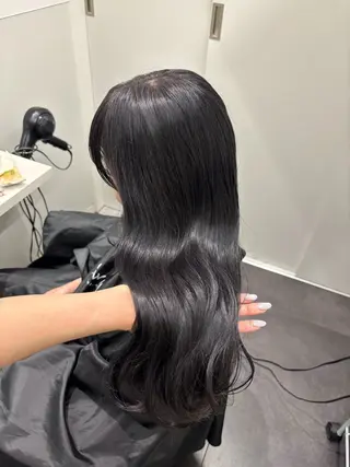 ロング 盛れる透明感カラー momokaのヘアスタイル