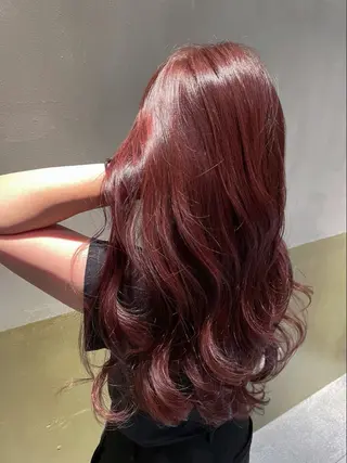 ロング ami /酸性 ストレート/カラーのヘアスタイル