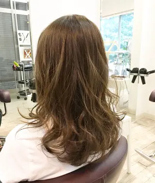 セミロング カラー 中村 よしひでのヘアスタイル